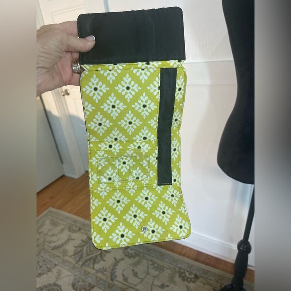 Vera Bradley Shoulder Bag Purse Baroque Pattern Black Grey White Lime & wallet - Picture 4 of 6